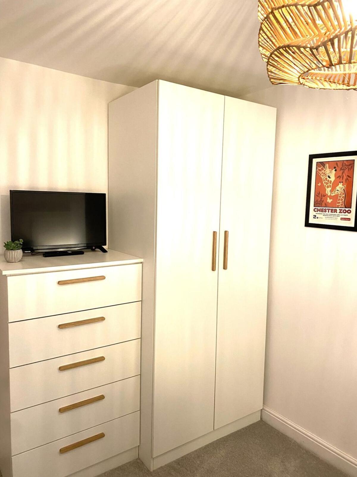 Boutique Chapel Apartment Within City Walls Честер Екстер'єр фото